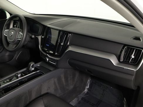 Certified 2024 Volvo XC60 B5 Core AWD/4WD image 22