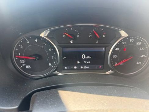 Used 2024 GMC Terrain SLT AWD/4WD image 18