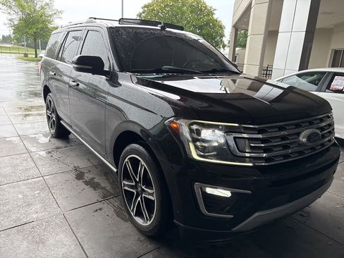 Used 2019 Ford Expedition Limited w/ Special Edition Package RWD image 2