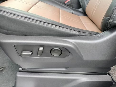 Used 2025 Chevrolet Silverado 3500 High Country w/ High Country Premium Package image 20