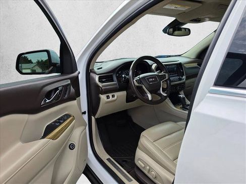 Used 2017 GMC Acadia Denali w/ Technology Package AWD/4WD image 21