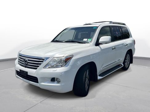 Used 2011 Lexus LX 570 4WD w/ Luxury Pkg image 2