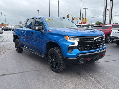 Used 2024 Chevrolet Silverado 1500 LT Trail Boss w/ Convenience Package II AWD/4WD image 7