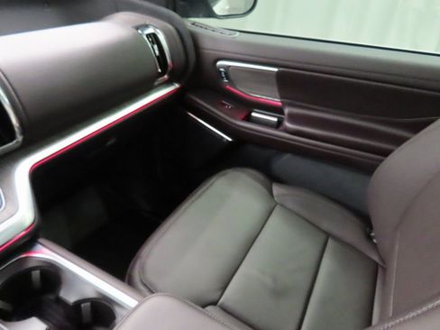 Used 2025 Ford Expedition Max Platinum w/ Platinum Ultimate Package image 32