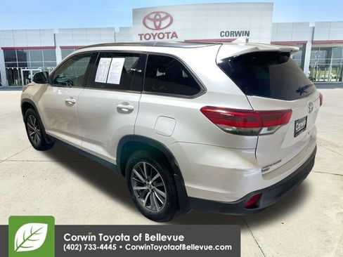 Used 2019 Toyota Highlander XLE image 6