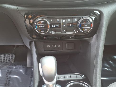 Certified 2023 Buick Encore GX Select FWD image 19