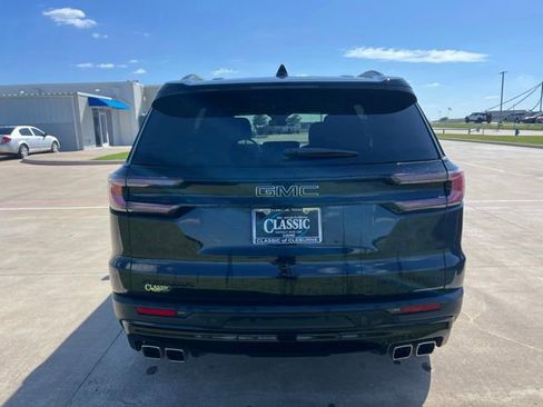 Used 2025 GMC Acadia Elevation w/ Elevation Premium Package FWD image 8