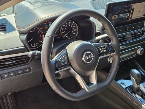 Used 2024 Nissan Altima 2.0 SR FWD image 23