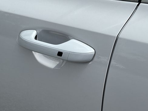 Certified 2025 Kia Sorento S AWD/4WD image 27