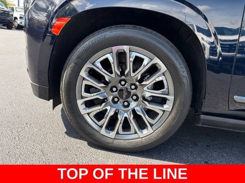Used 2023 GMC Yukon Denali Ultimate AWD/4WD image 9