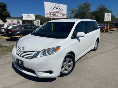 Used 2017 Toyota Sienna LE
