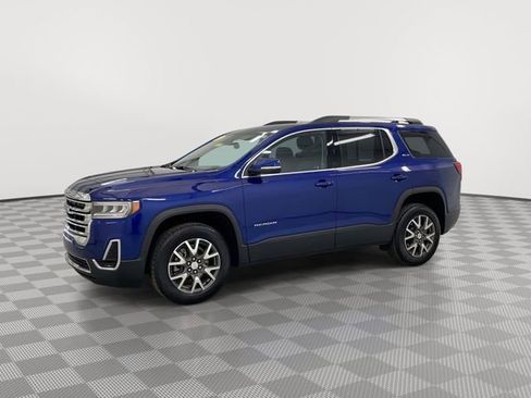 Used 2023 GMC Acadia SLE w/ Driver Convenience Package image 5