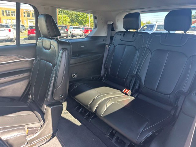 Used 2022 Jeep Grand Cherokee L Limited AWD/4WD image 23