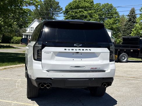 Used 2025 Chevrolet Suburban RST w/ Comfort Package AWD/4WD image 7