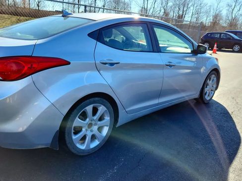 Used 2013 Hyundai Elantra Limited w/ Technology Pkg image 2