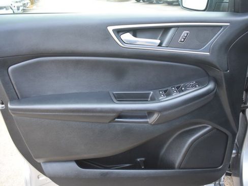 Used 2022 Ford Edge SEL image 11