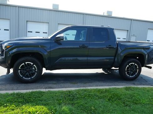Used 2026 Toyota Tacoma TRD Sport AWD/4WD image 8