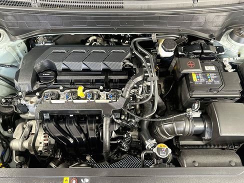Used 2025 Hyundai Venue SEL FWD image 32
