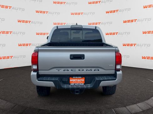Used 2019 Toyota Tacoma TRD Sport AWD/4WD image 4