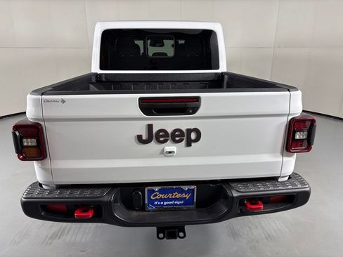 New 2026 Jeep Gladiator Rubicon w/ Steel Power Dome Hood Package AWD/4WD image 7