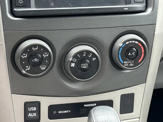 Used 2013 Toyota Corolla LE FWD image 20