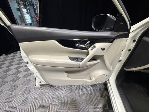 Used 2021 Nissan Rogue Sport SL w/ Premium Package image 13