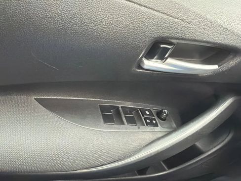 Used 2021 Toyota Corolla LE image 21