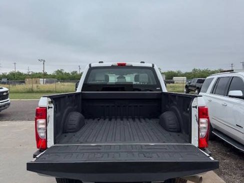 Used 2022 Ford F250 XL w/ Power Equipment Group AWD/4WD image 6