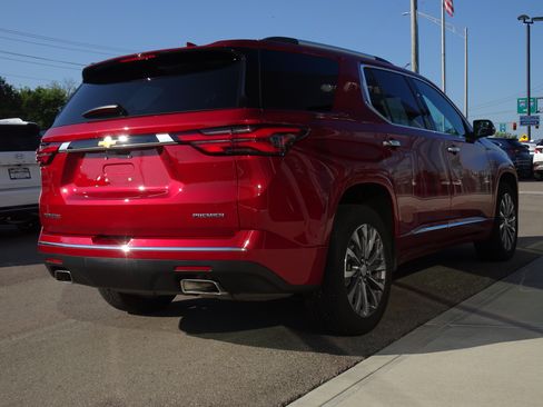 Used 2023 Chevrolet Traverse Premier w/ LPO, Floor Liner Package FWD image 5