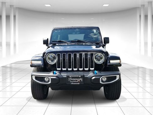 Used 2023 Jeep Wrangler Unlimited Sahara w/ Cold Weather Group AWD/4WD image 8