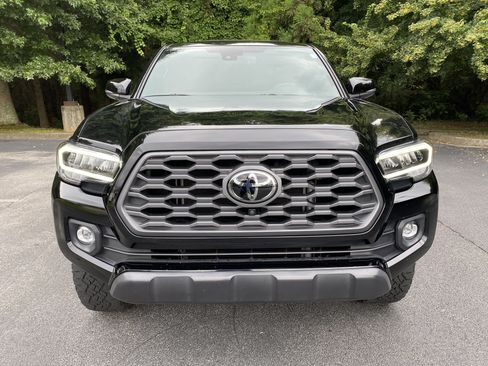 Used 2023 Toyota Tacoma TRD Off-Road w/ TRD Premium Off Road Package AWD/4WD image 3