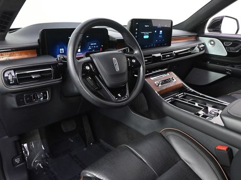 Certified 2025 Lincoln Aviator Black Label AWD/4WD image 11