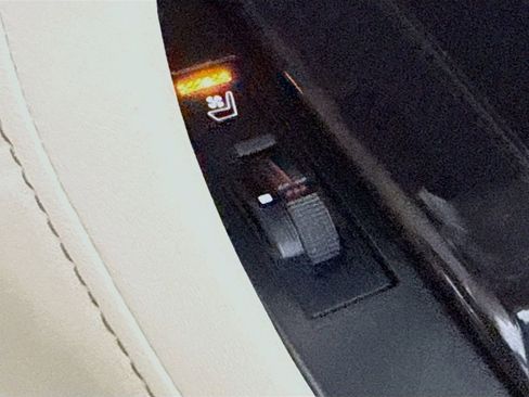 Used 2023 Lexus GX 460 Luxury w/ Accessory Package image 20