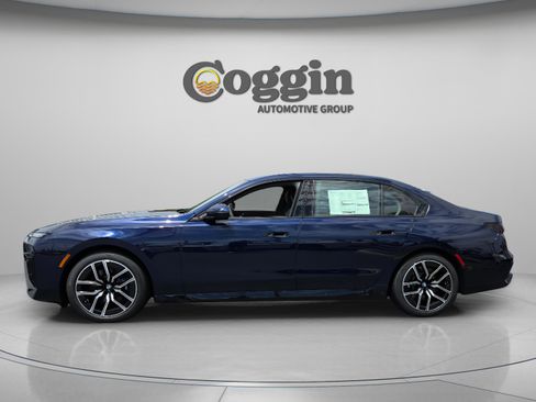 New 2026 BMW 760i xDrive w/ Executive Package AWD/4WD image 2