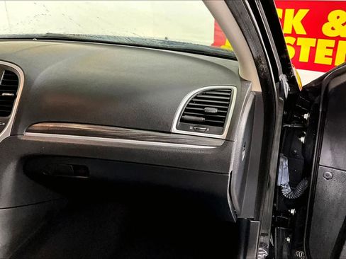 Used 2022 Chrysler 300 Touring L image 15