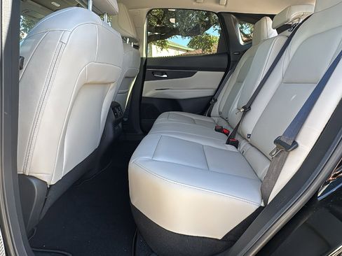 Used 2025 Nissan Murano SV image 14