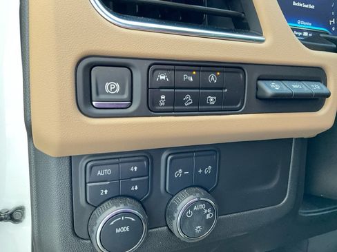 Used 2024 Chevrolet Tahoe Premier AWD/4WD image 21