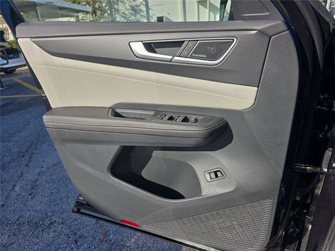 New 2026 Volkswagen Atlas Cross Sport SEL Premium R-Line image 18