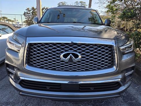Used 2019 INFINITI QX80 Luxe w/ All-Season Package image 2