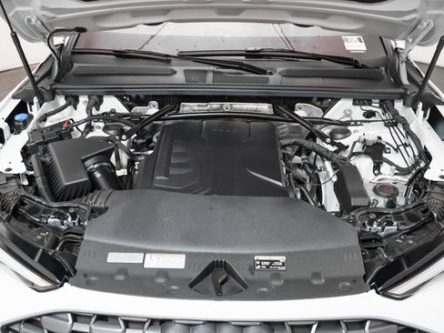 Certified 2025 Audi Q5 Premium w/ Convenience Package image 4