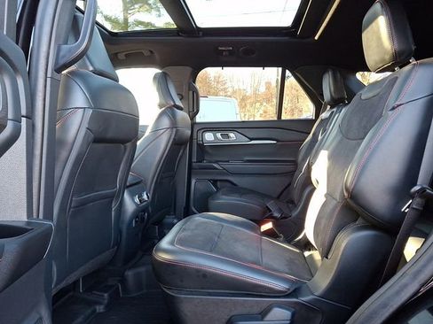 Used 2025 Ford Explorer ST image 10