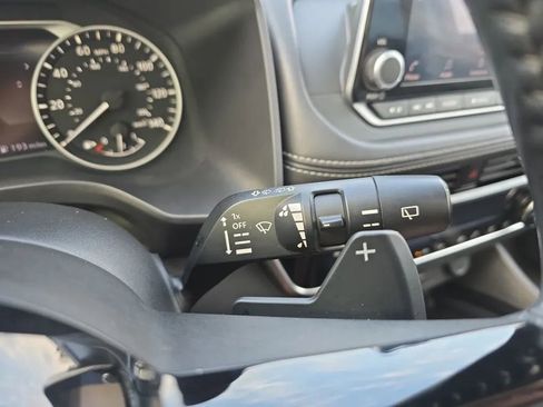 Used 2022 Nissan Rogue SV w/ SV Premium Package image 21