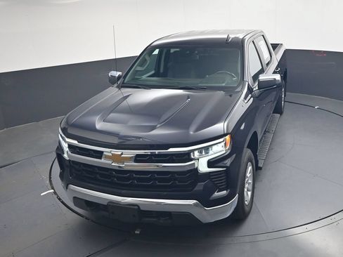 Used 2022 Chevrolet Silverado 1500 LT AWD/4WD image 37
