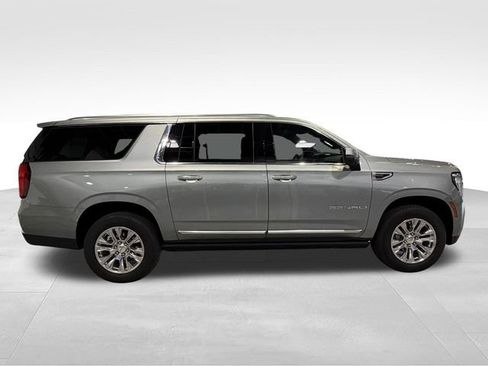 Used 2025 GMC Yukon XL Denali w/ Sun & Power Step Package AWD/4WD image 4