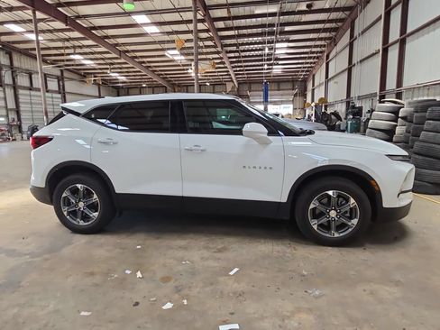 Used 2025 Chevrolet Blazer LT FWD image 4