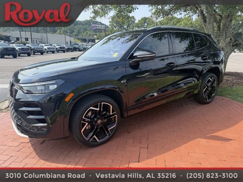 Certified 2026 Volkswagen Tiguan SEL R-Line AWD/4WD image 1