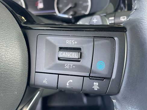 Certified 2023 Nissan Pathfinder SL FWD image 14