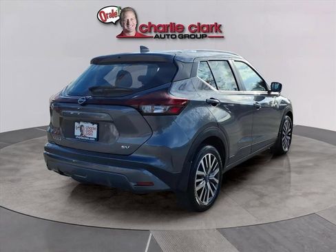 Used 2023 Nissan Kicks SV image 5