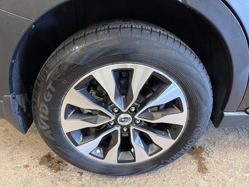 Used 2025 Subaru Outback Limited AWD/4WD image 11