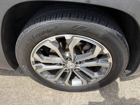 Used 2018 GMC Terrain SLT w/ Preferred Package FWD image 11